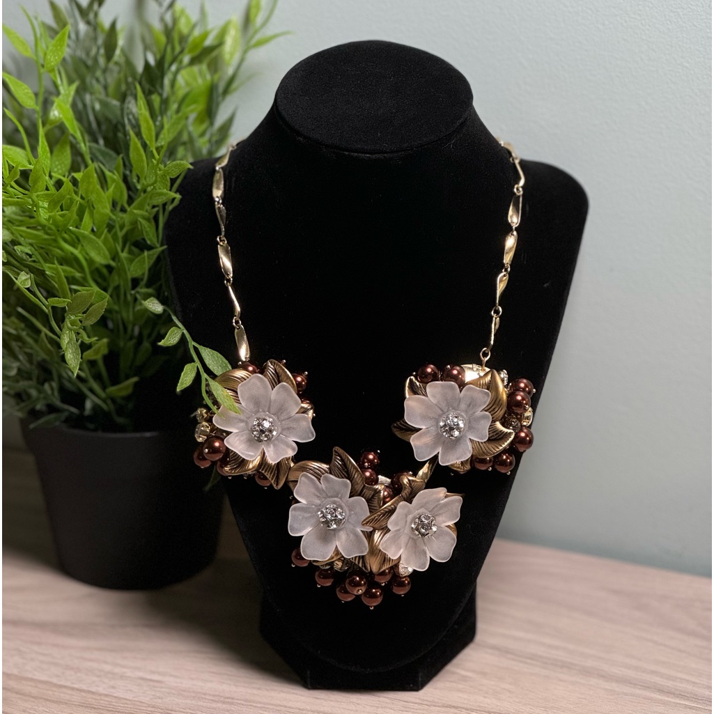 Nwot Coldwater Creek Floral Statement Necklace 21$